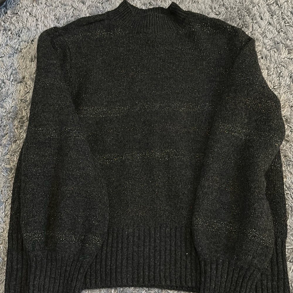 Women’s gray sweater, size XL